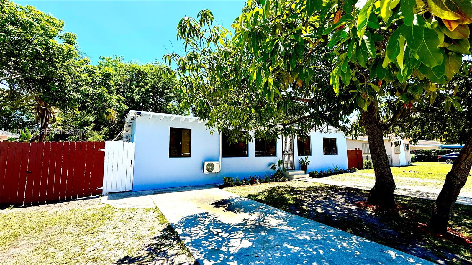 AVOCADO ESTATES - Residential