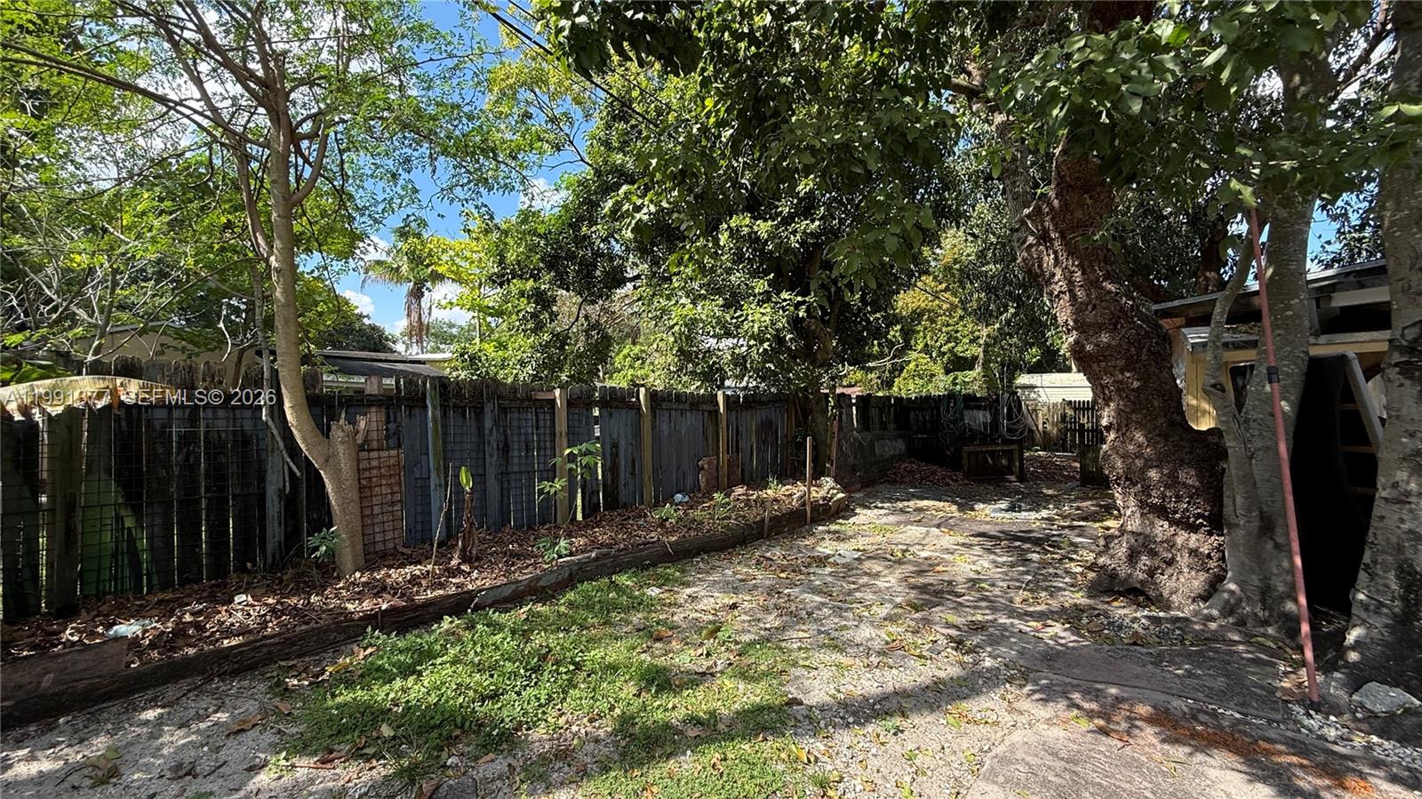 AVOCADO ESTATES - Residential