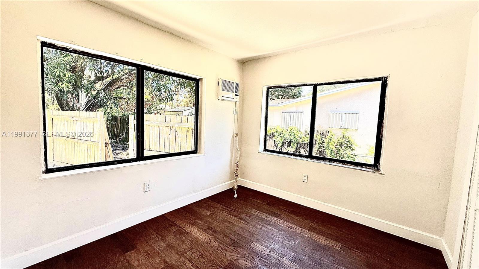 AVOCADO ESTATES - Residential