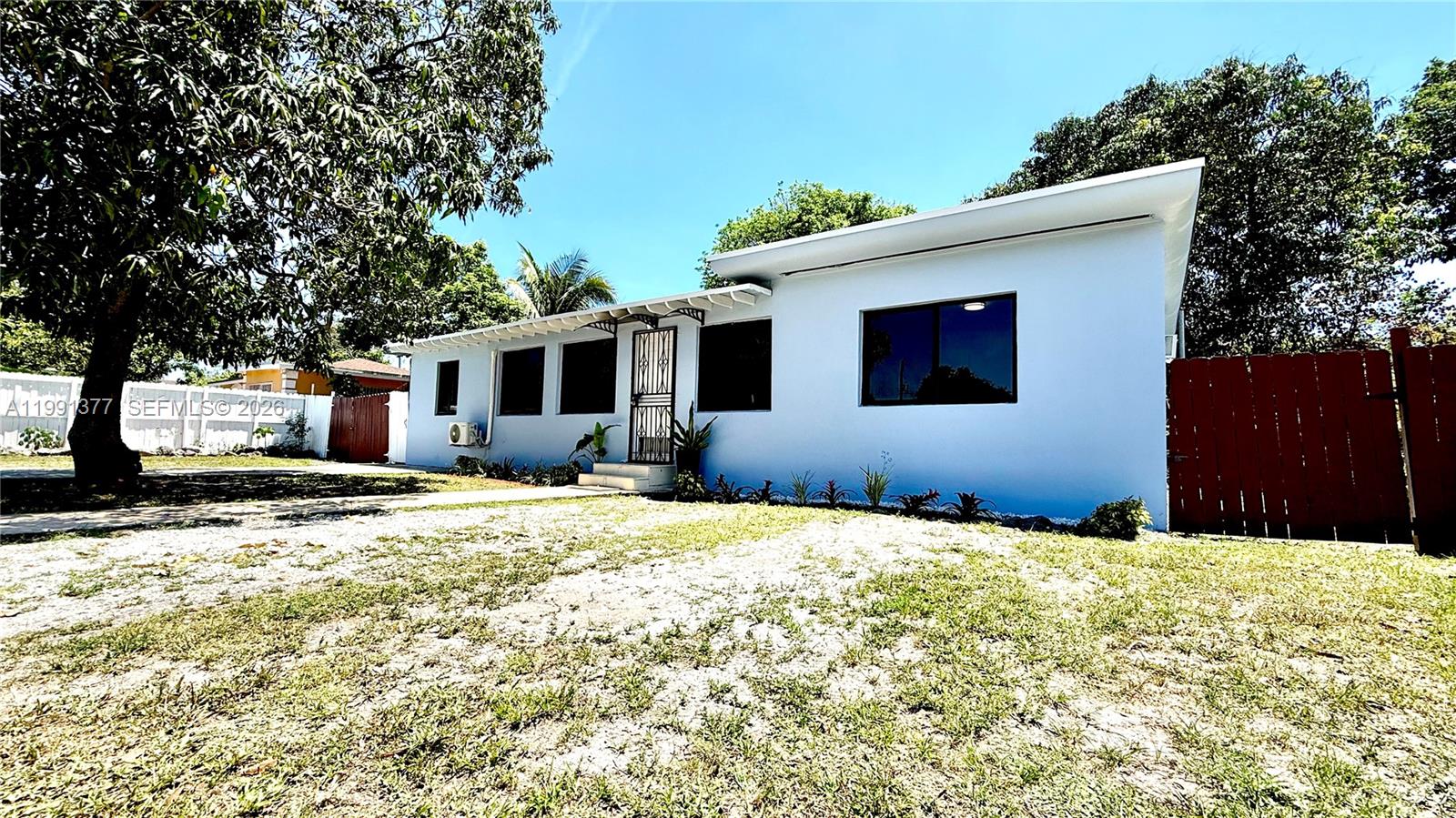 AVOCADO ESTATES - Residential