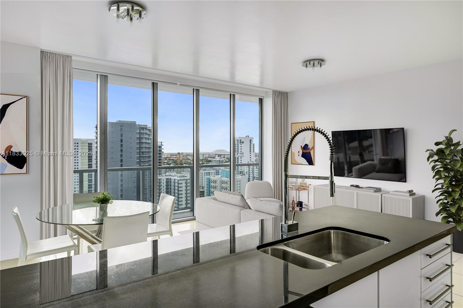 1111 SW 1st Ave 2914-N