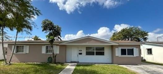 Rental Property at 5820 Sw 94th Pl 5820, Miami, Broward County, Florida - Bedrooms: 4 
Bathrooms: 3  - $4,300 MO.