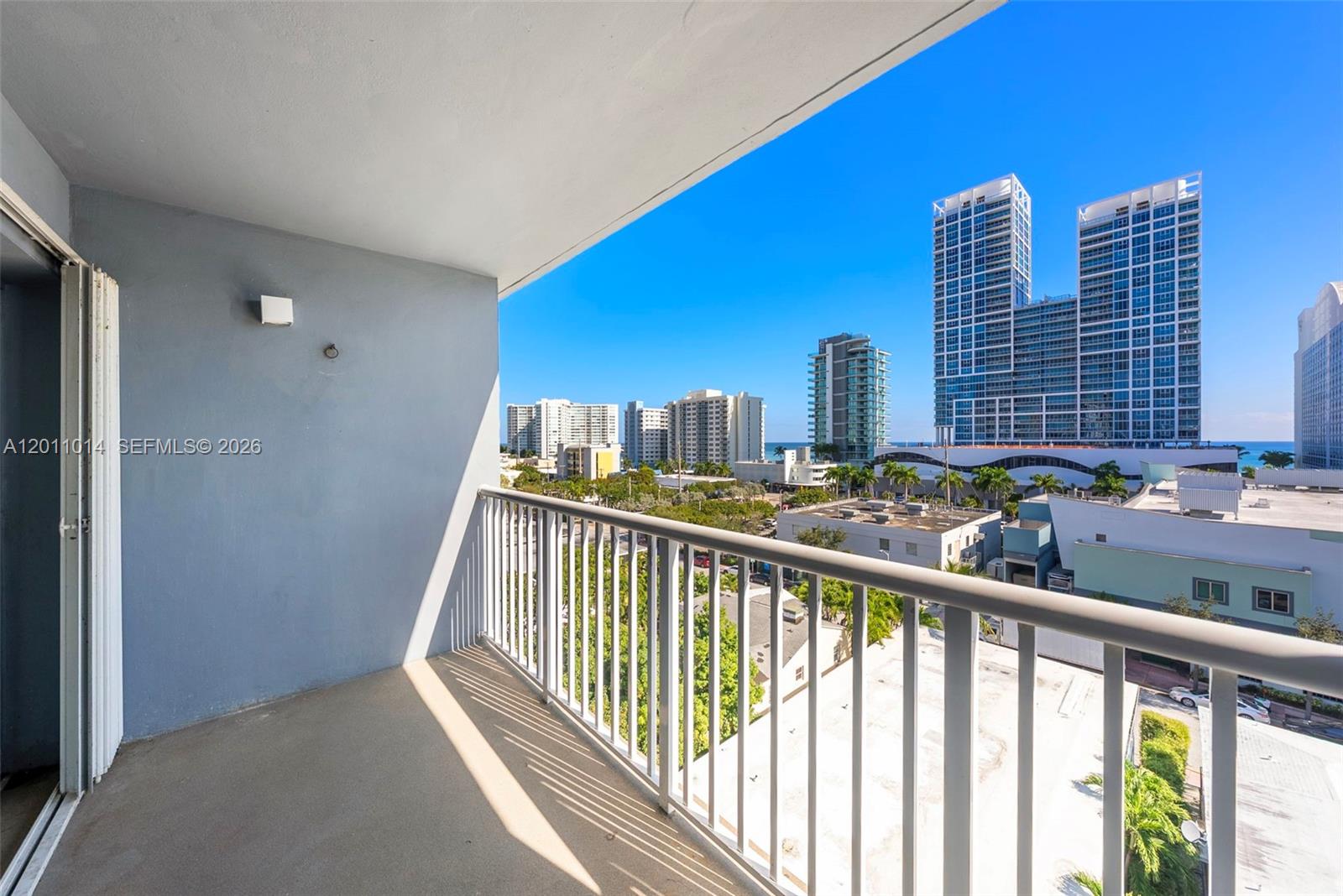 VILLA ROYAL CONDO - Residential