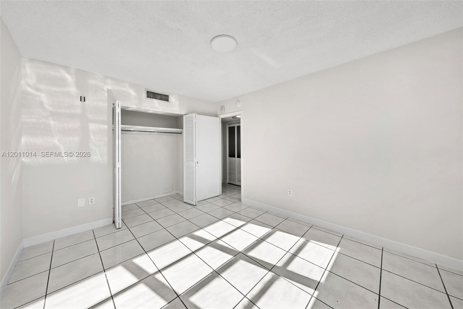 VILLA ROYAL CONDO - Residential