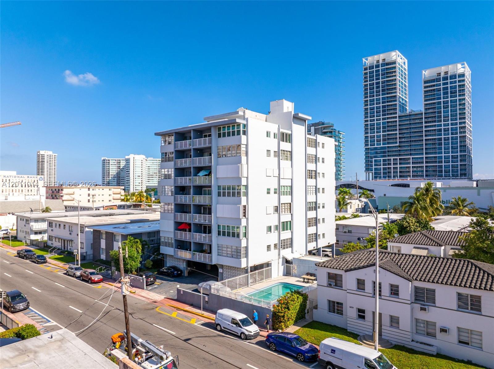 VILLA ROYAL CONDO - Residential