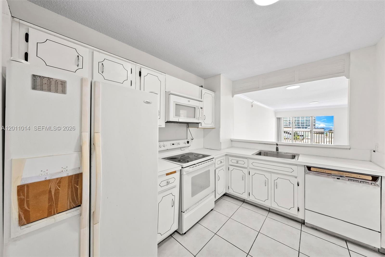 VILLA ROYAL CONDO - Residential