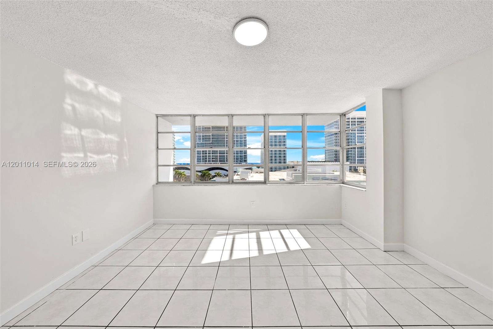 VILLA ROYAL CONDO - Residential