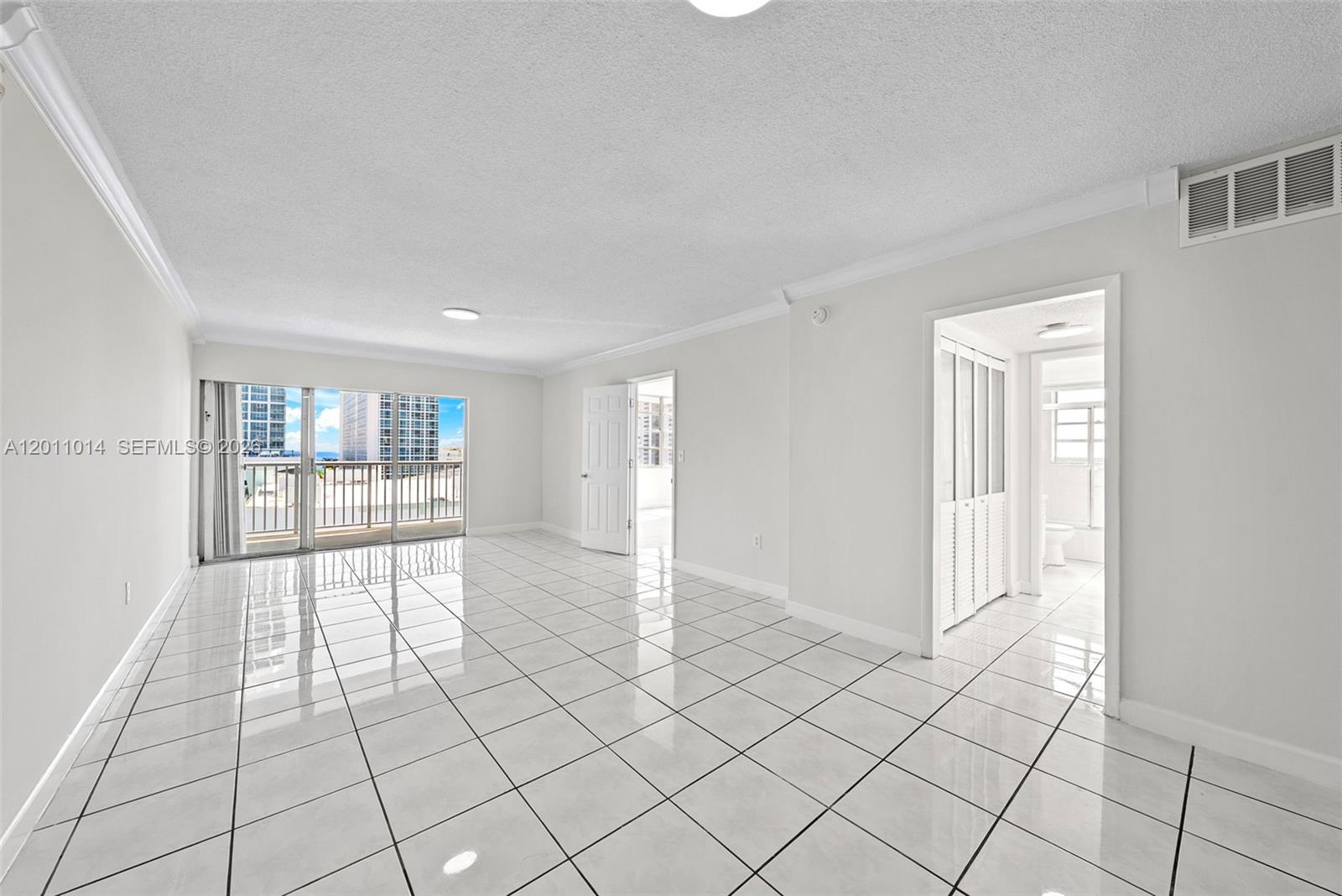 VILLA ROYAL CONDO - Residential