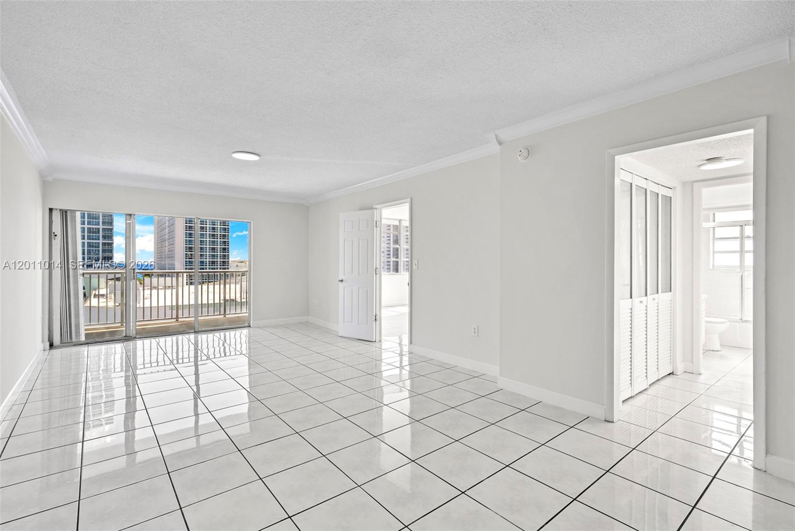 VILLA ROYAL CONDO - Residential