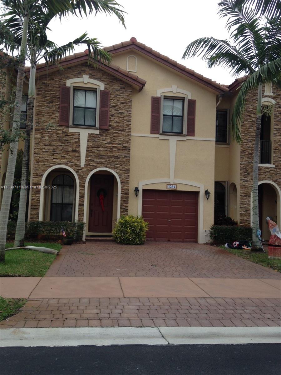 Rental Property at 3263 Nw 102nd Pl 3263, Doral, Miami-Dade County, Florida - Bedrooms: 3 
Bathrooms: 3  - $3,700 MO.