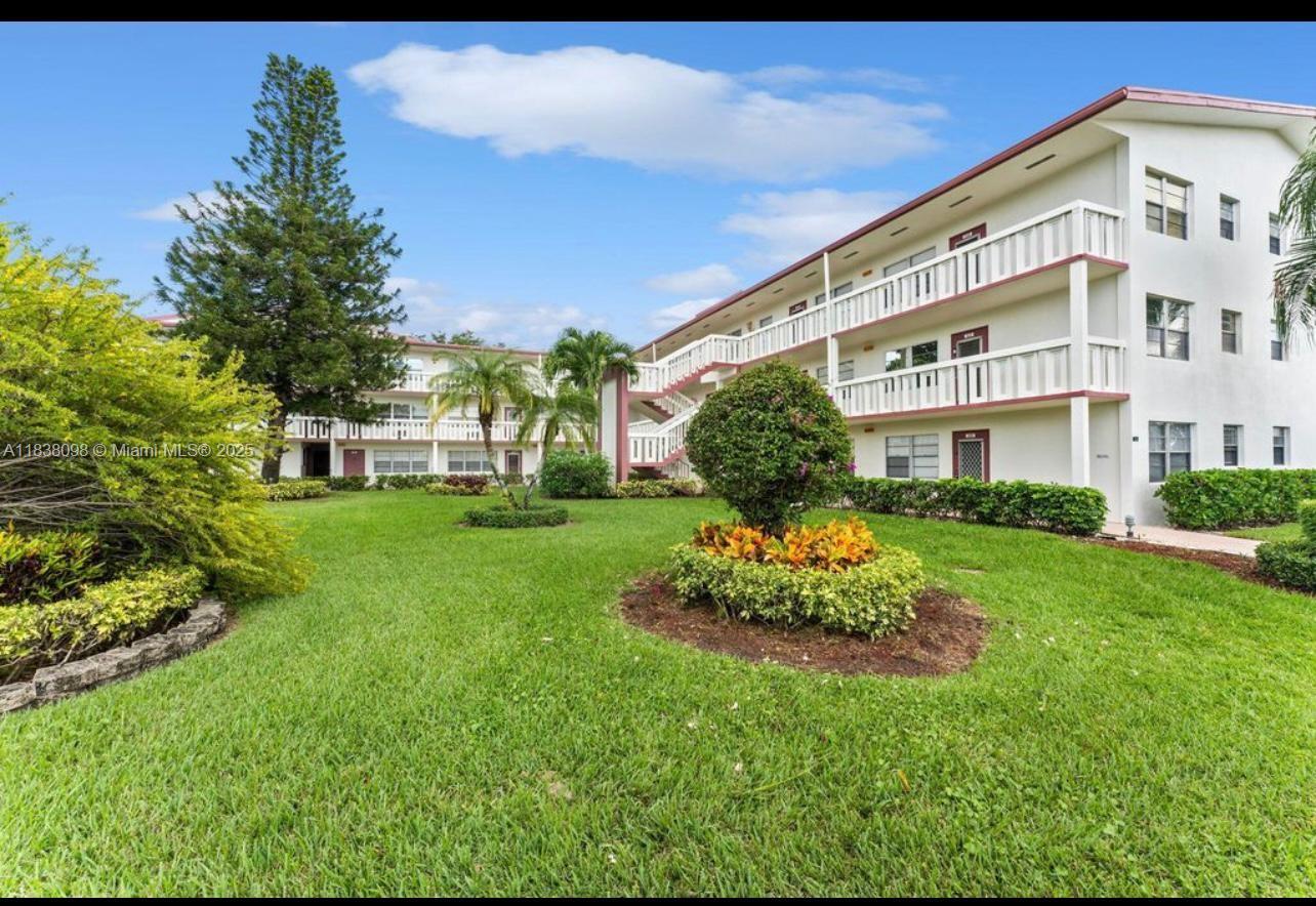 beautiful apartment for rent , 1bed , 1bath , furnished . IT 'S A 55 PLUS COMMUNITY