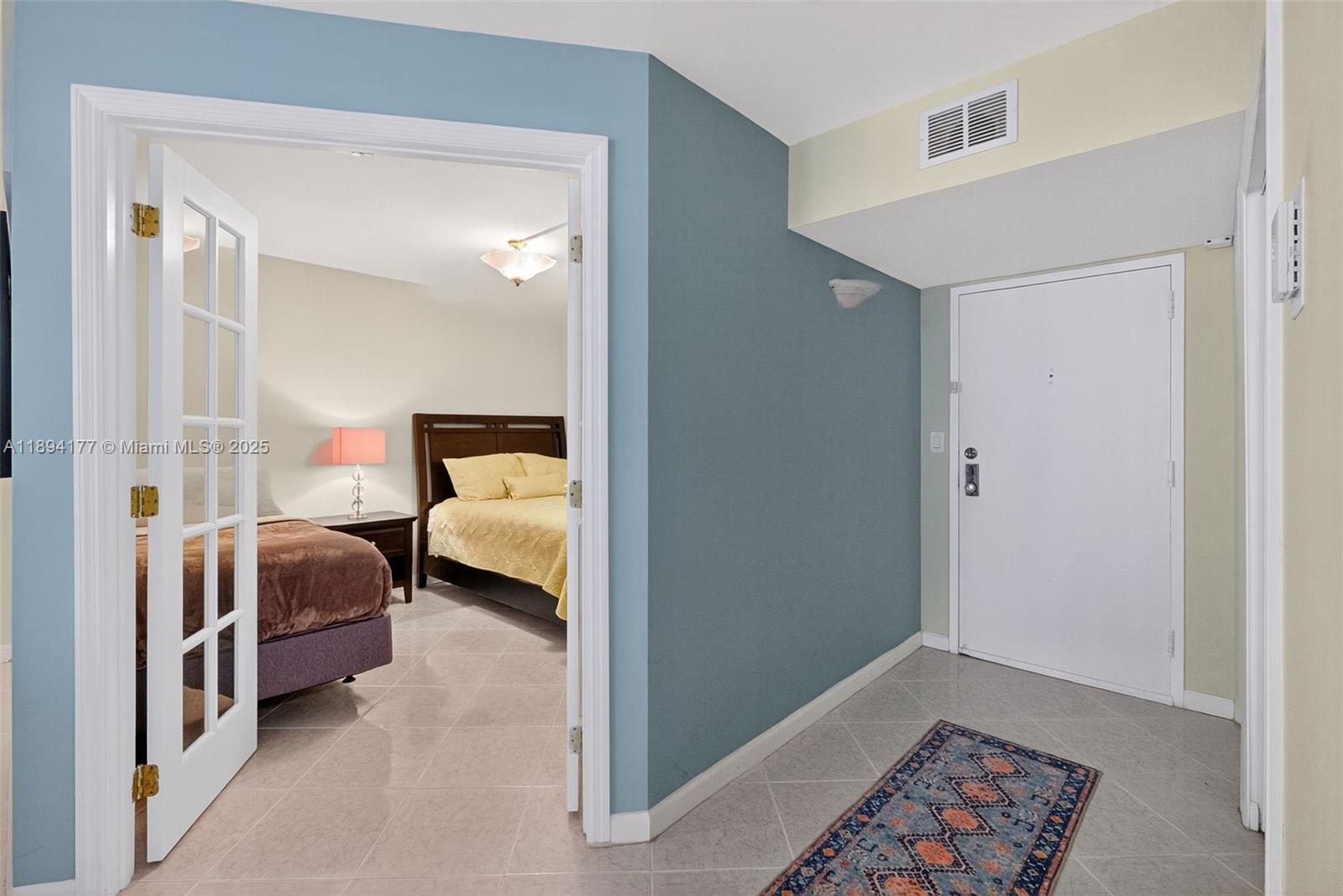2401 Collins Ave 1406
