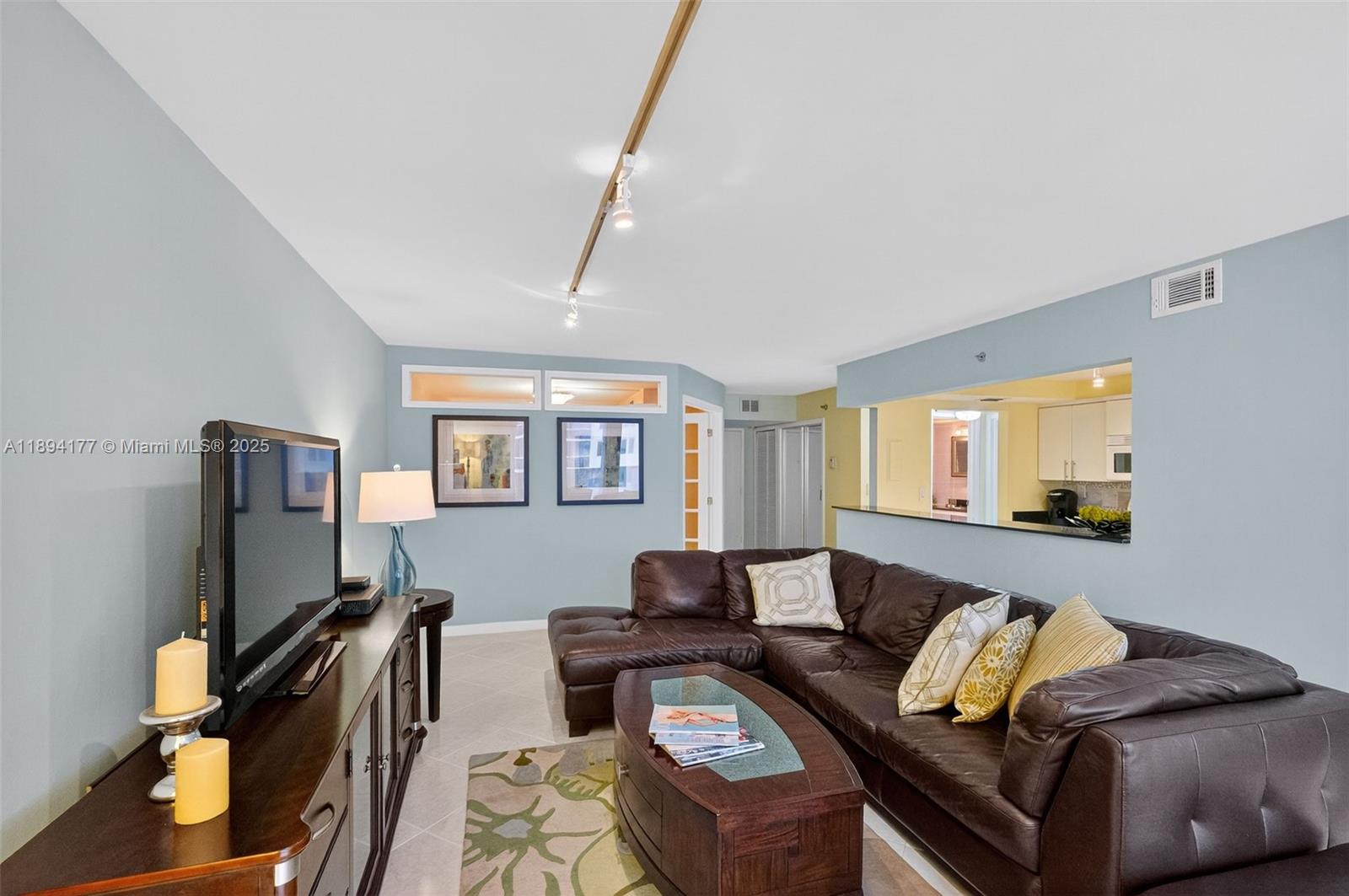 2401 Collins Ave 1406