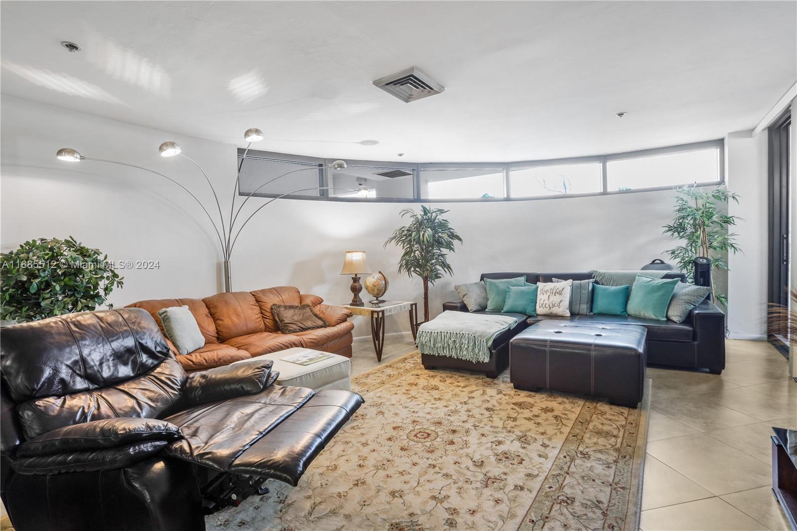 MARBELLA CONDO - Residential