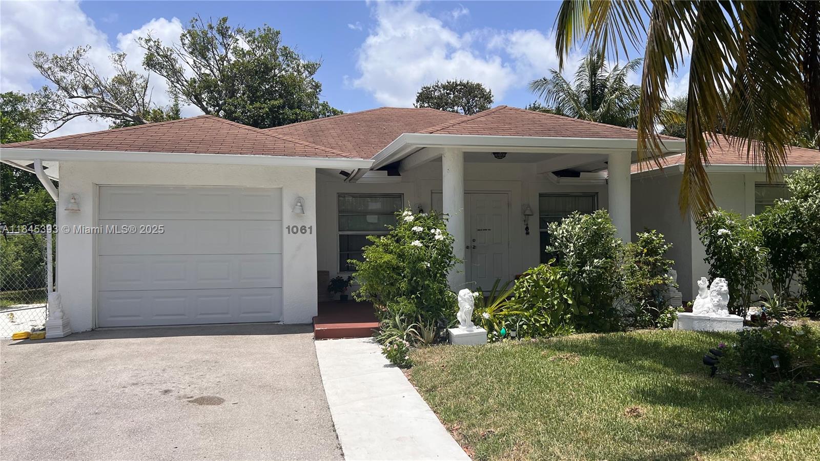 1061 SW 4th Ter