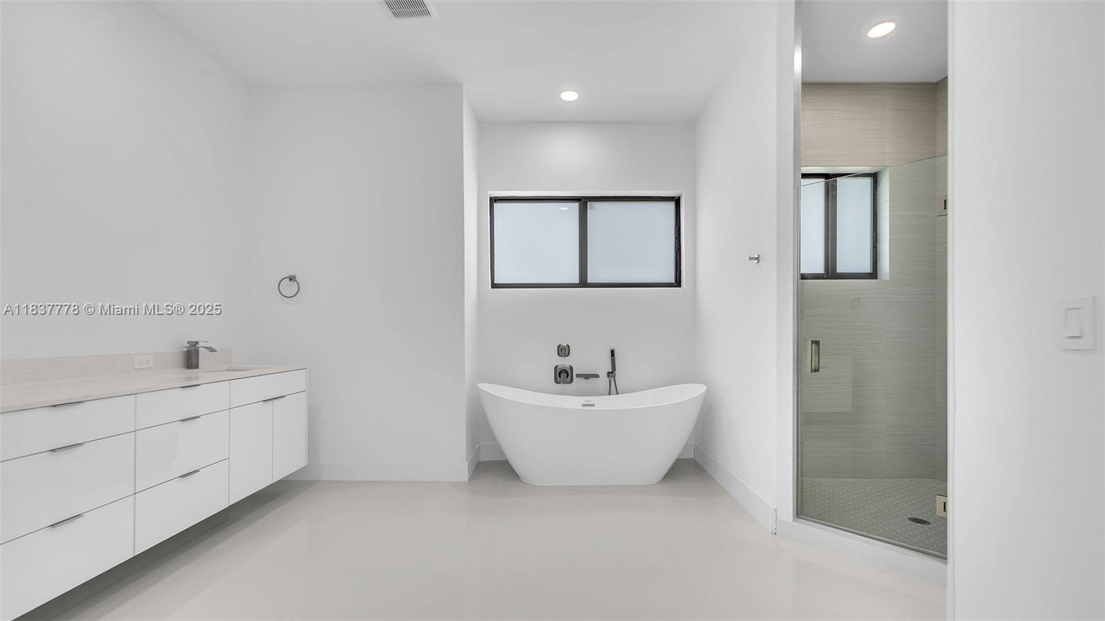 GRIFFING SILVER PALM - Residential