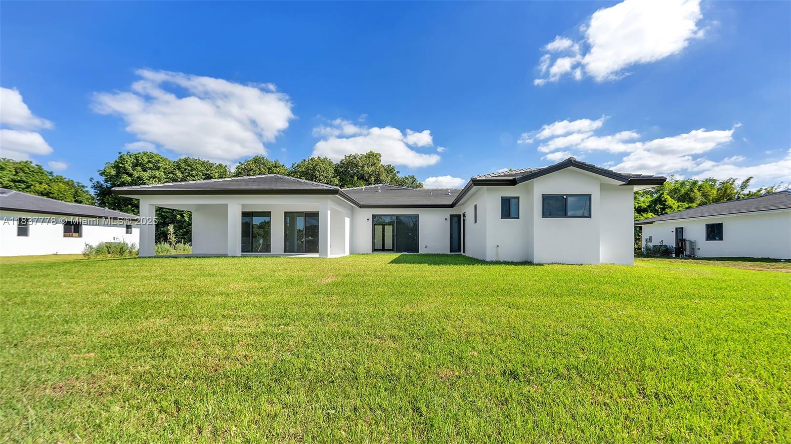 GRIFFING SILVER PALM - Residential