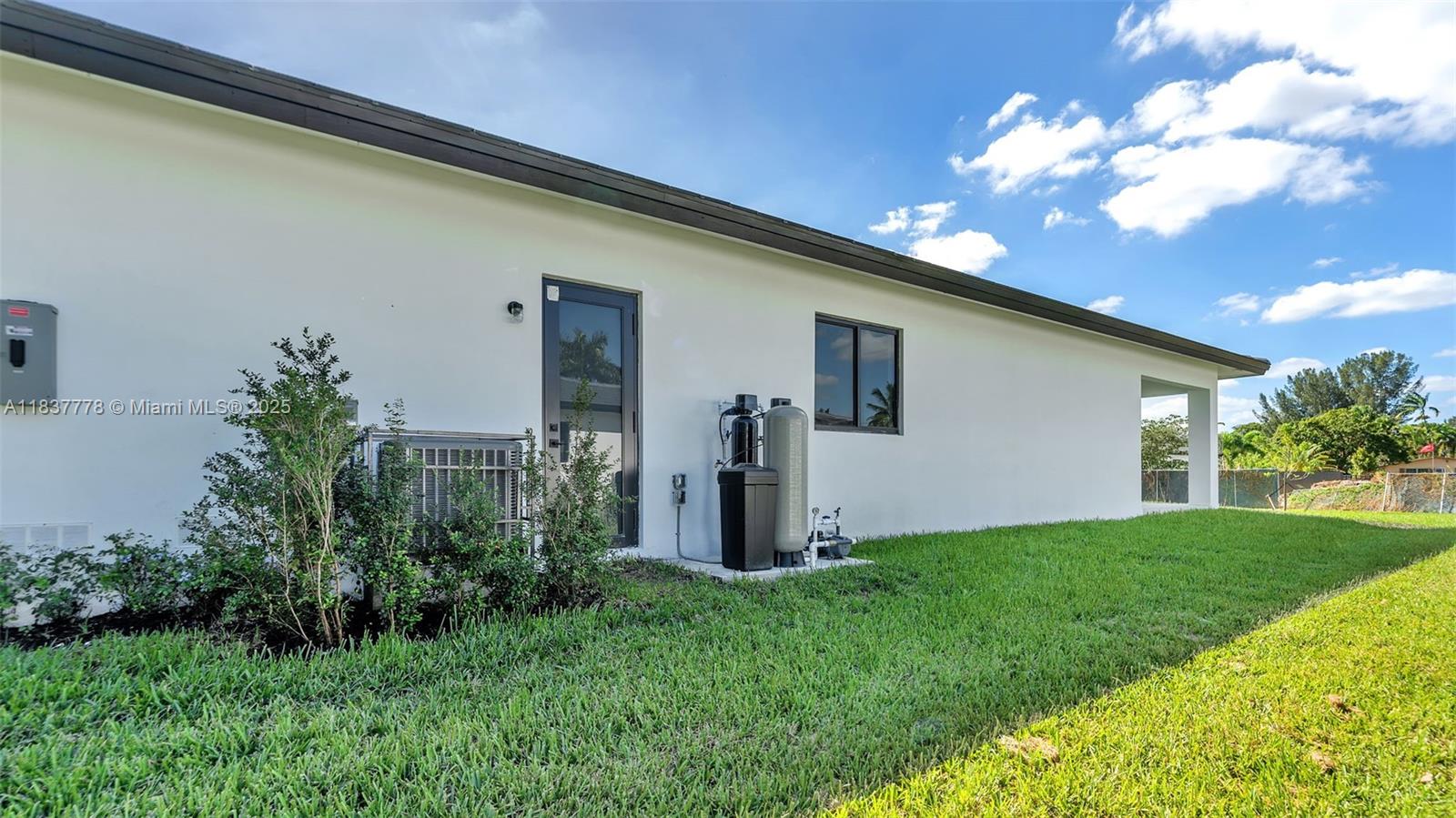 GRIFFING SILVER PALM - Residential