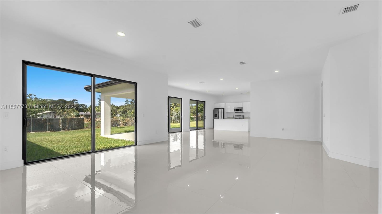 GRIFFING SILVER PALM - Residential