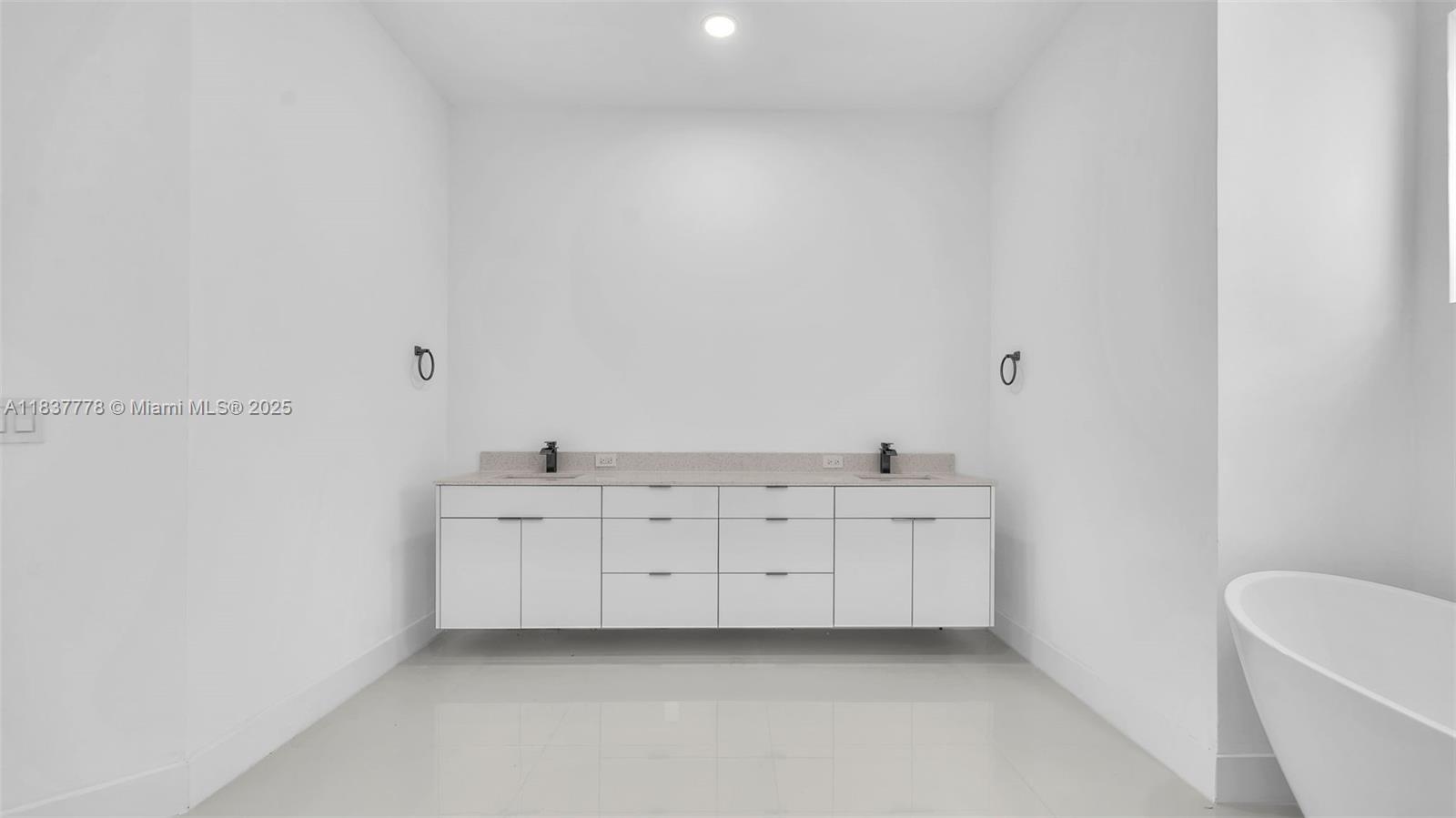 GRIFFING SILVER PALM - Residential