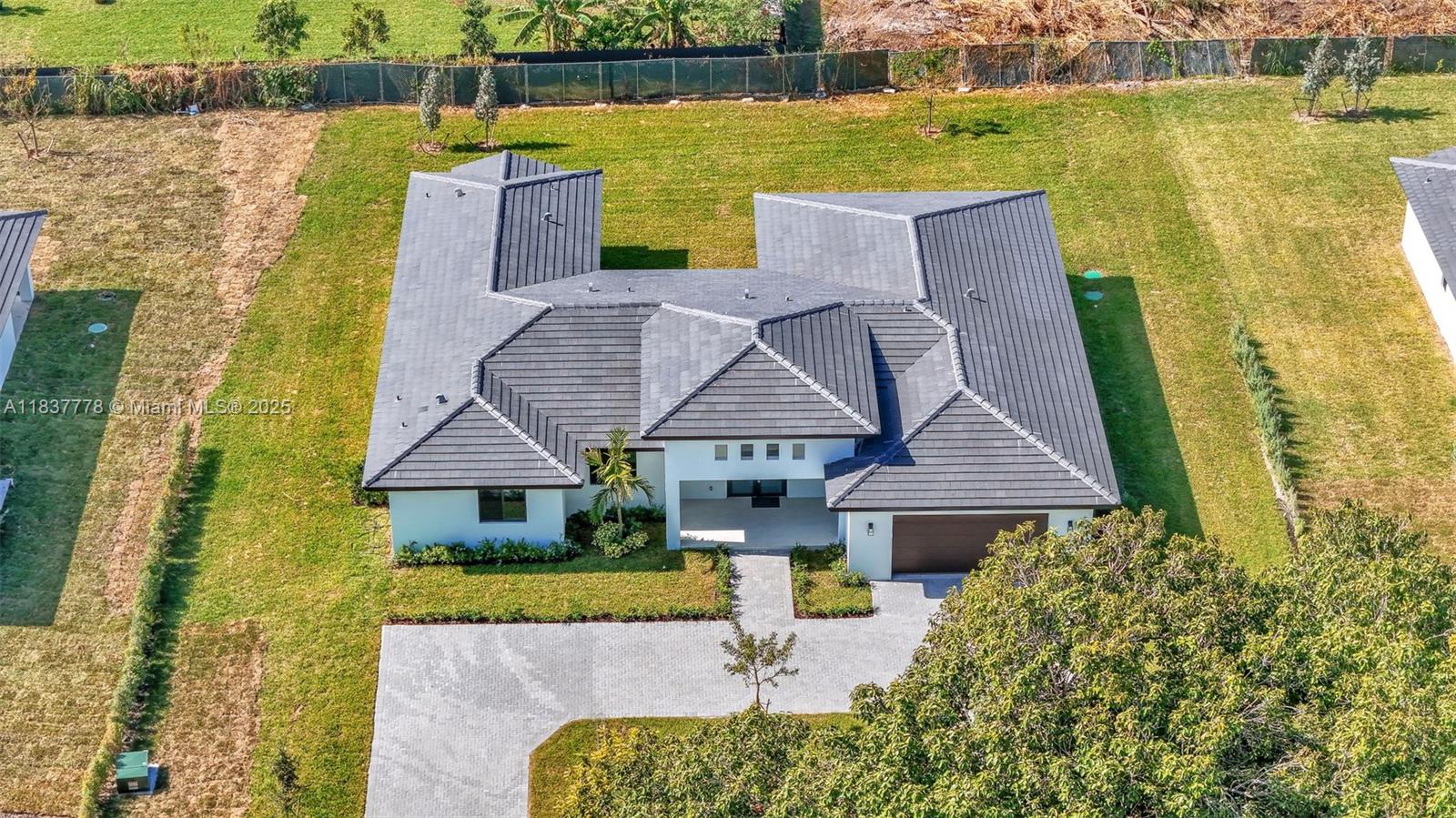 GRIFFING SILVER PALM - Residential