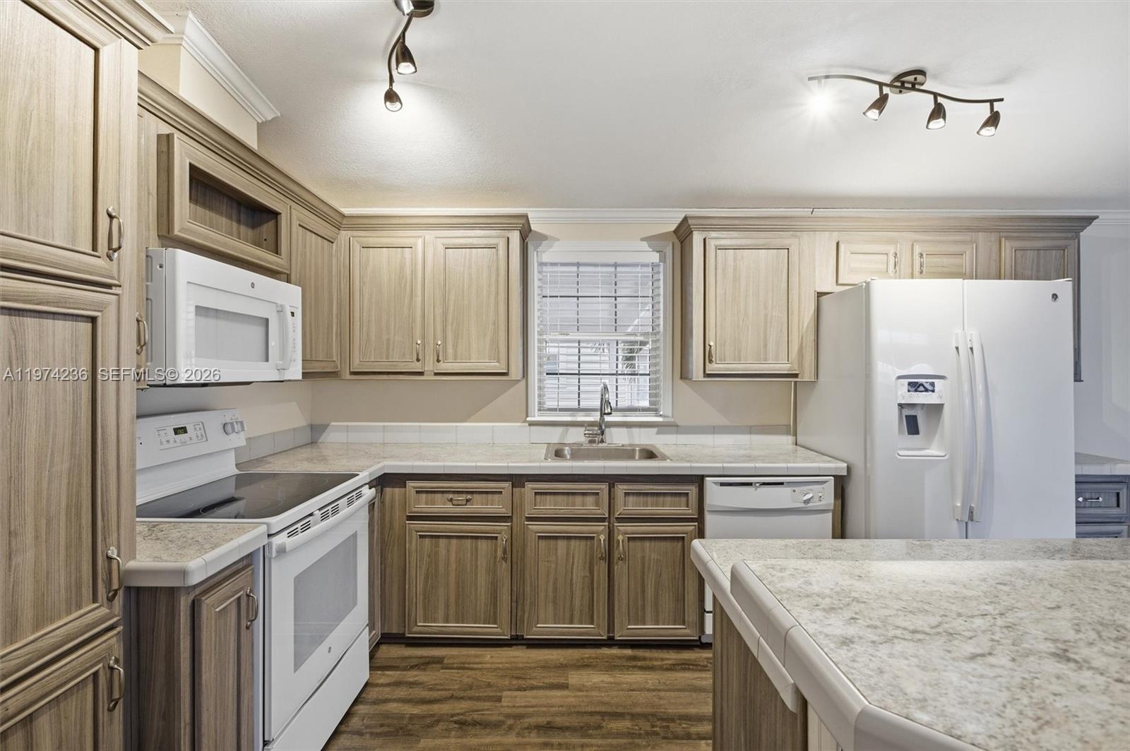 PARK CITY SEC 3 - Residential