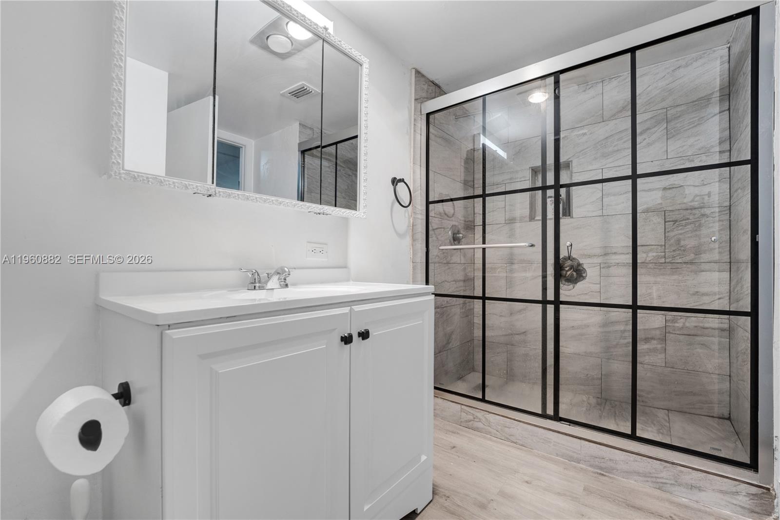 PINES OF BOCA BARWOOD CON - Residential