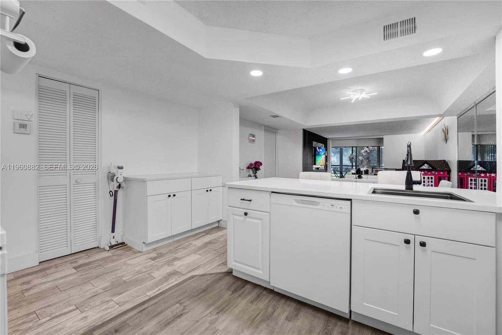 PINES OF BOCA BARWOOD CON - Residential