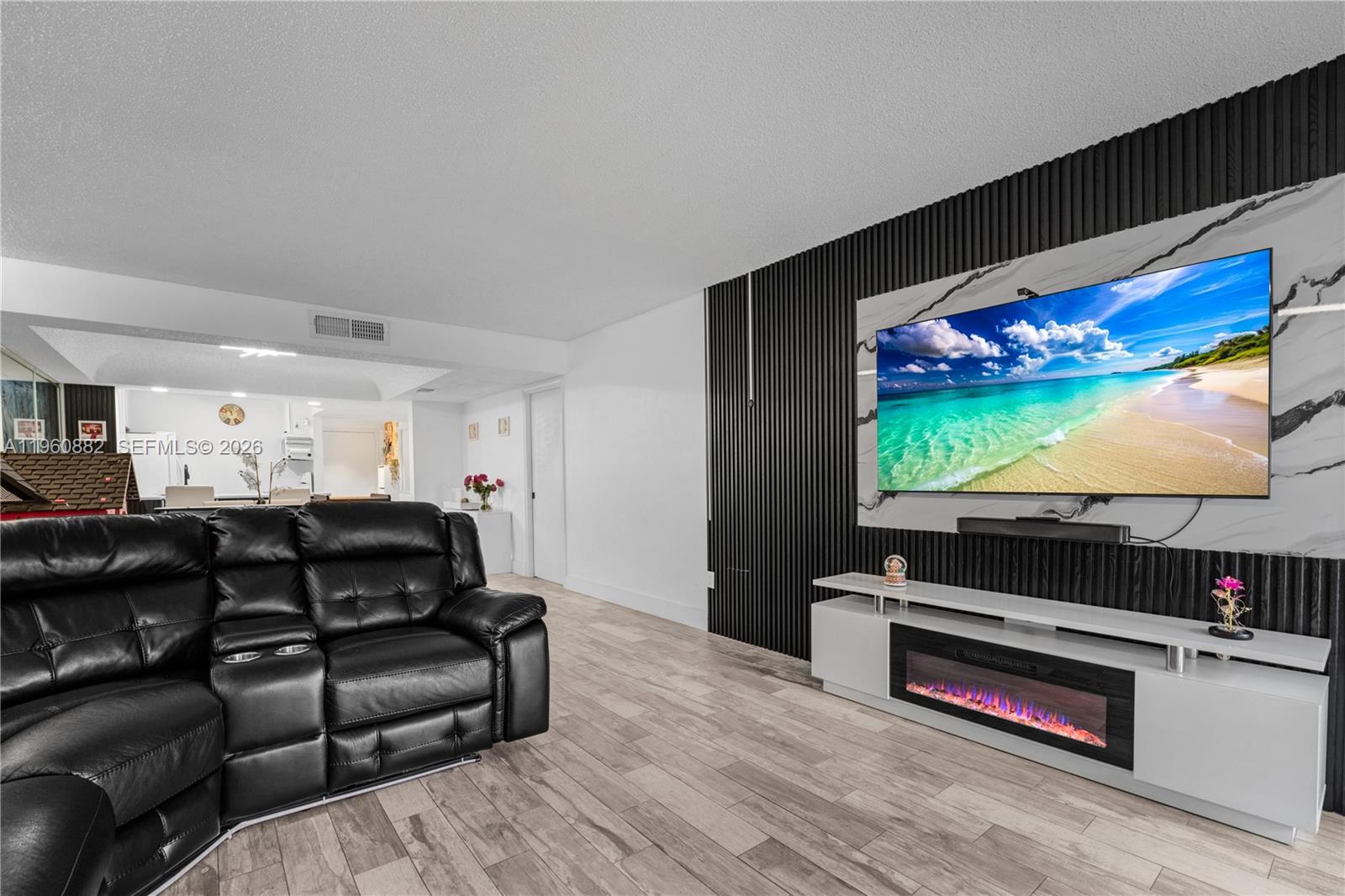 PINES OF BOCA BARWOOD CON - Residential