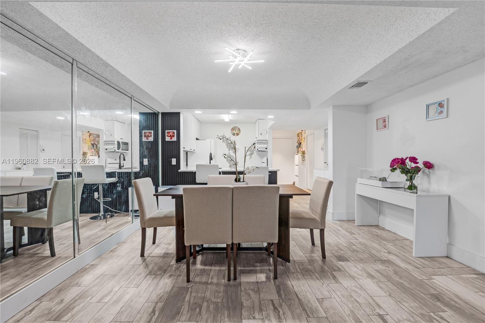 PINES OF BOCA BARWOOD CON - Residential