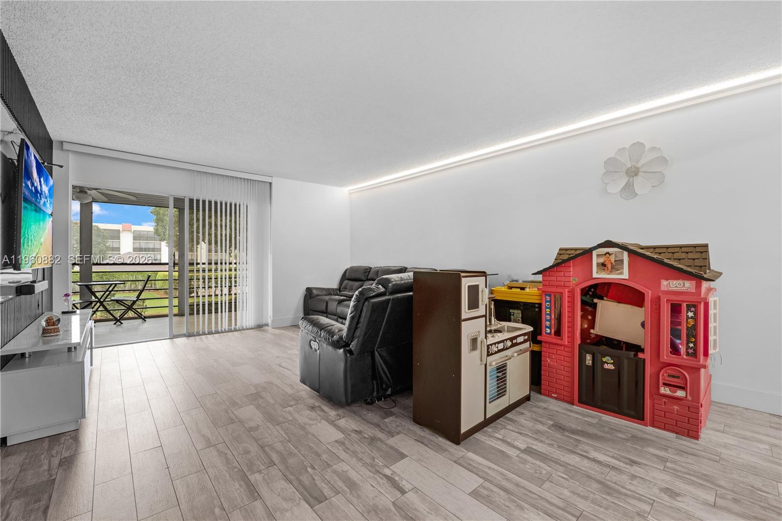 PINES OF BOCA BARWOOD CON - Residential