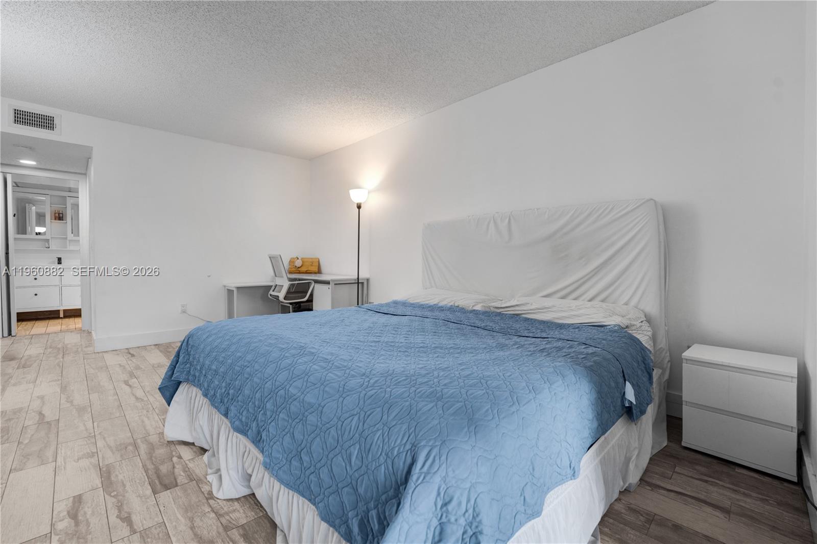 PINES OF BOCA BARWOOD CON - Residential