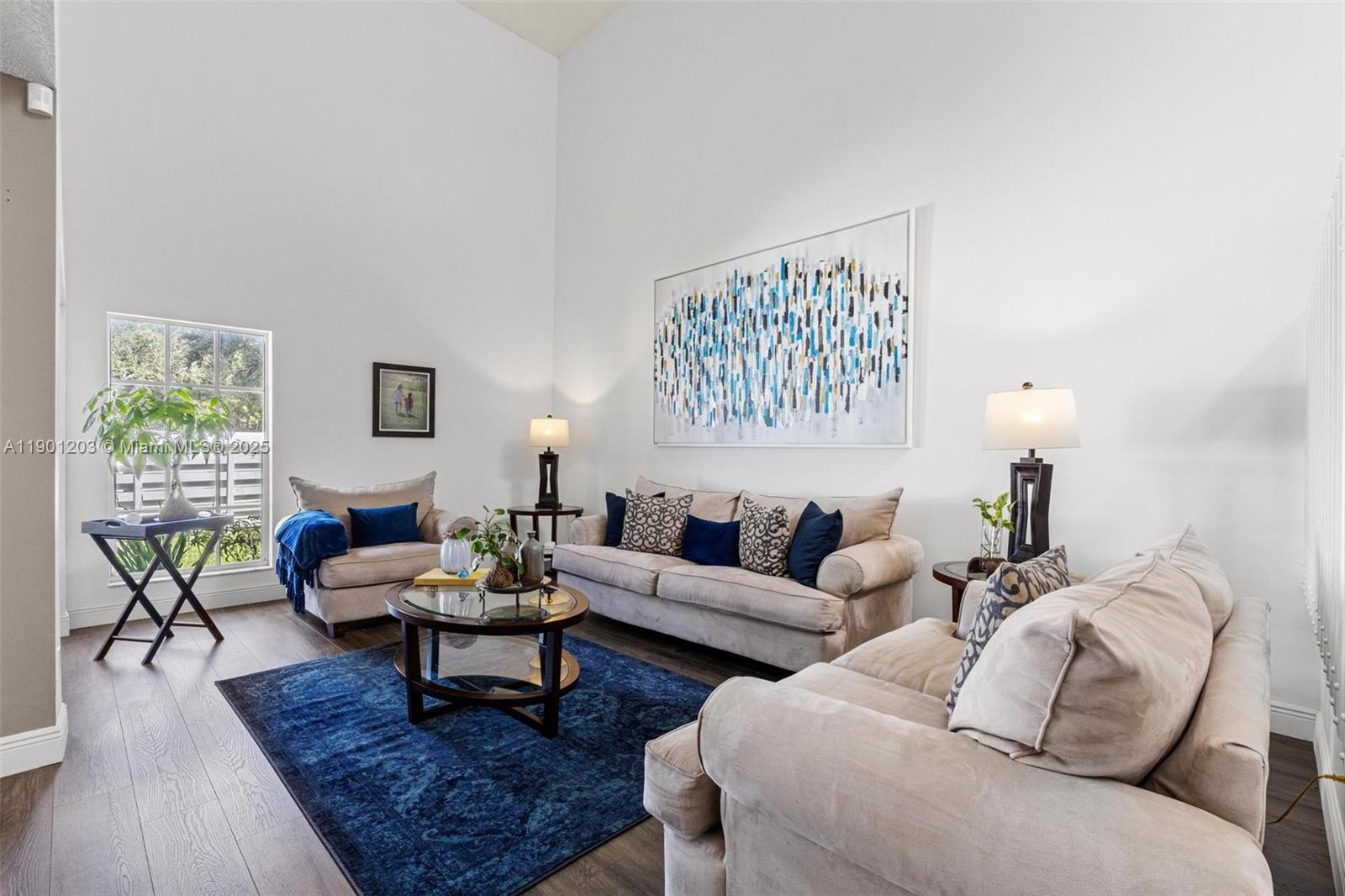 COUNTRY WALK LAKESIDE PAT - Residential