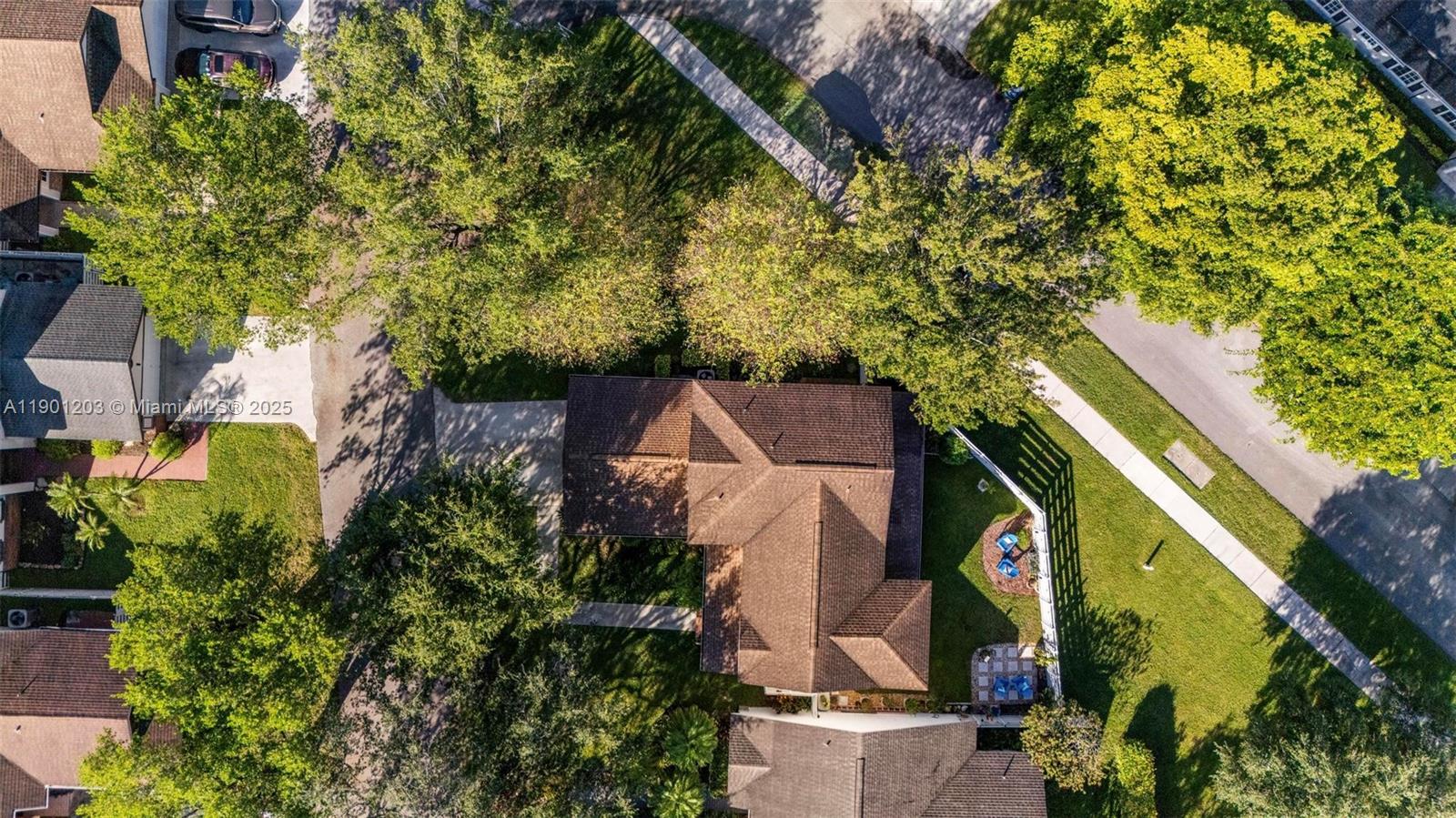 COUNTRY WALK LAKESIDE PAT - Residential