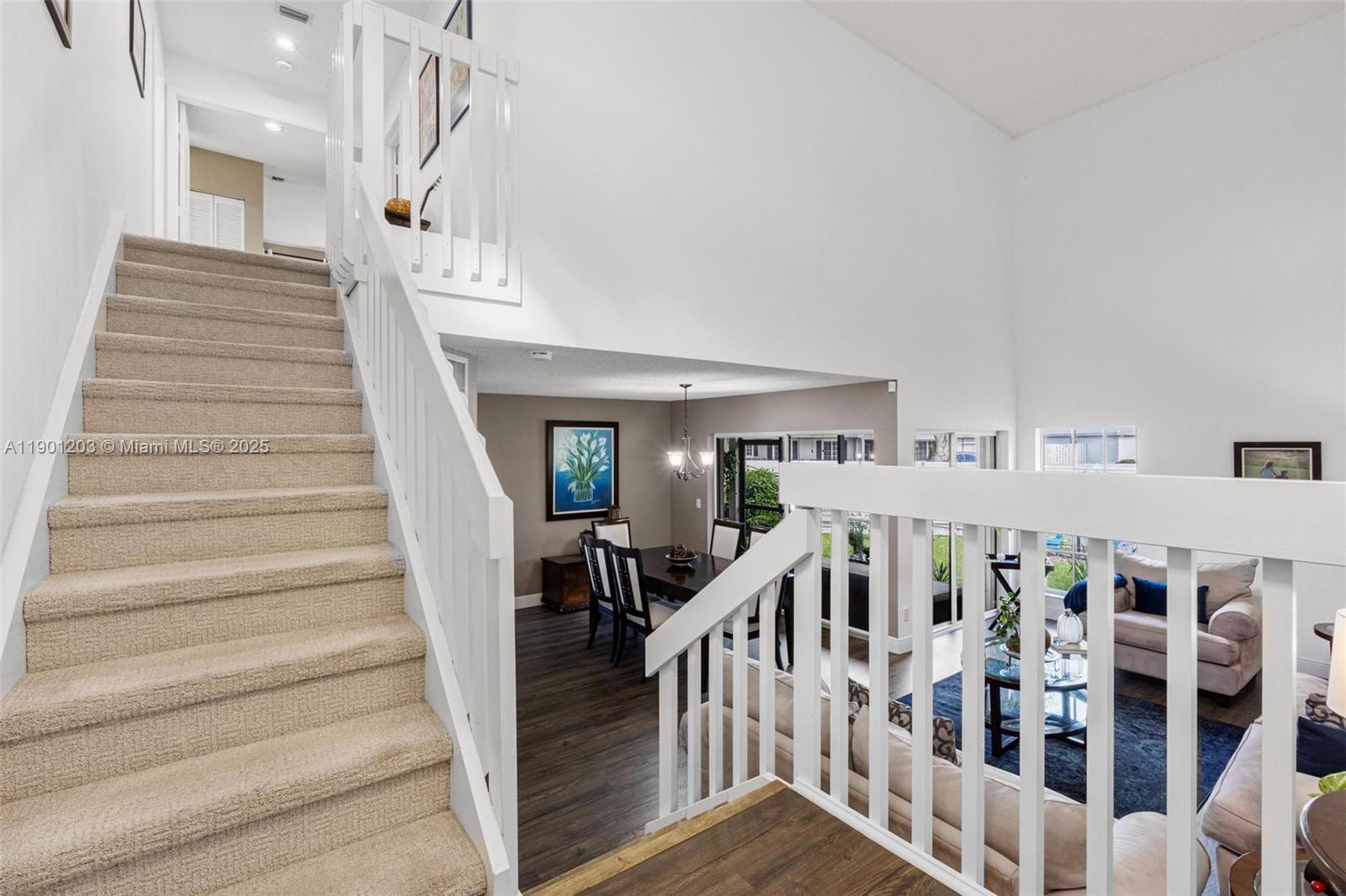 COUNTRY WALK LAKESIDE PAT - Residential