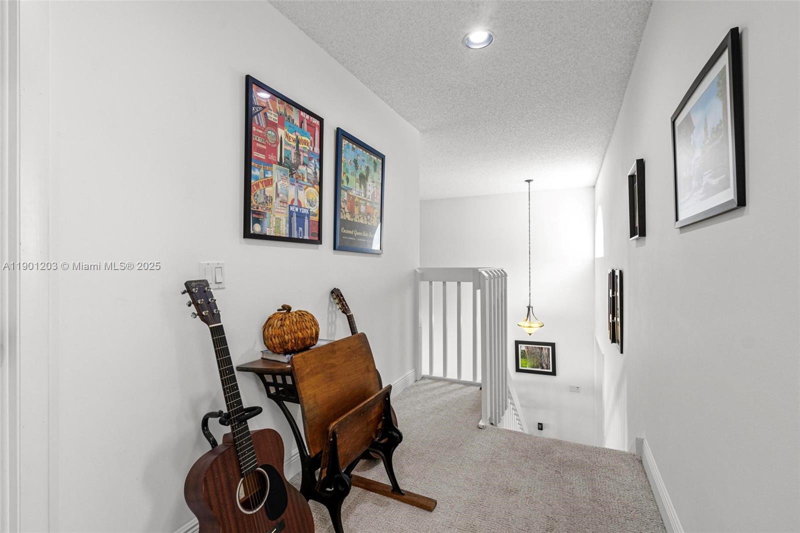 COUNTRY WALK LAKESIDE PAT - Residential