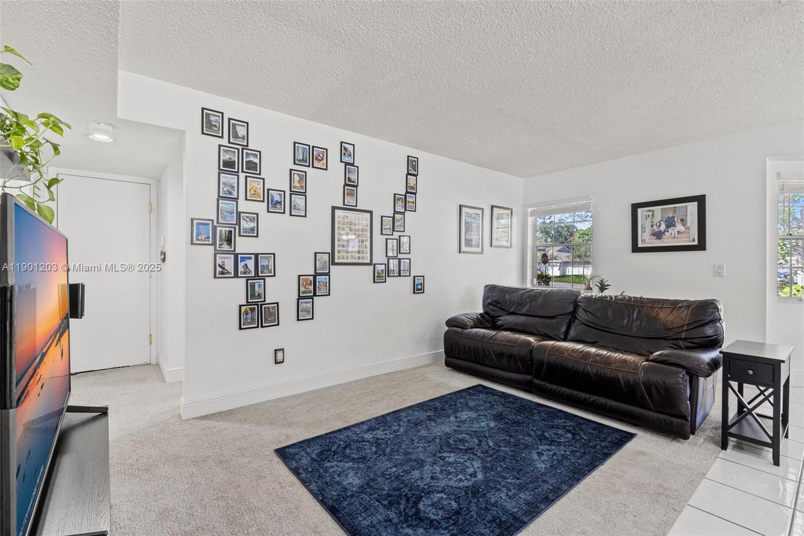 COUNTRY WALK LAKESIDE PAT - Residential