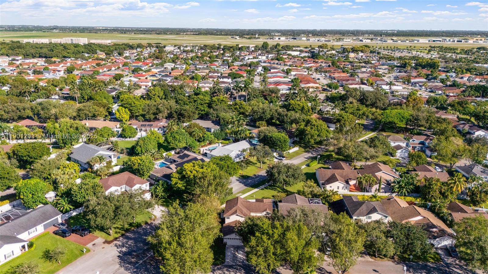 COUNTRY WALK LAKESIDE PAT - Residential