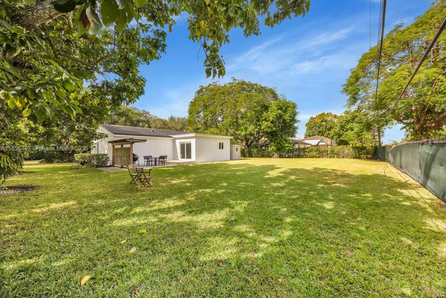 CAROLE HELMS MANOR - Residential Lease