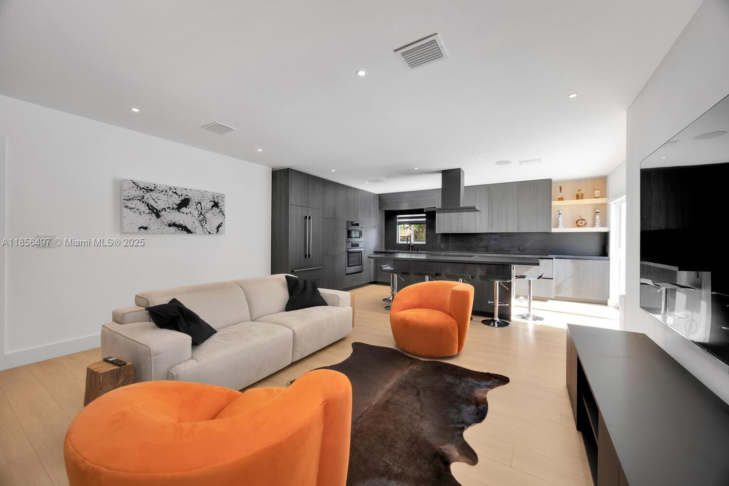 CAROLE HELMS MANOR - Residential Lease