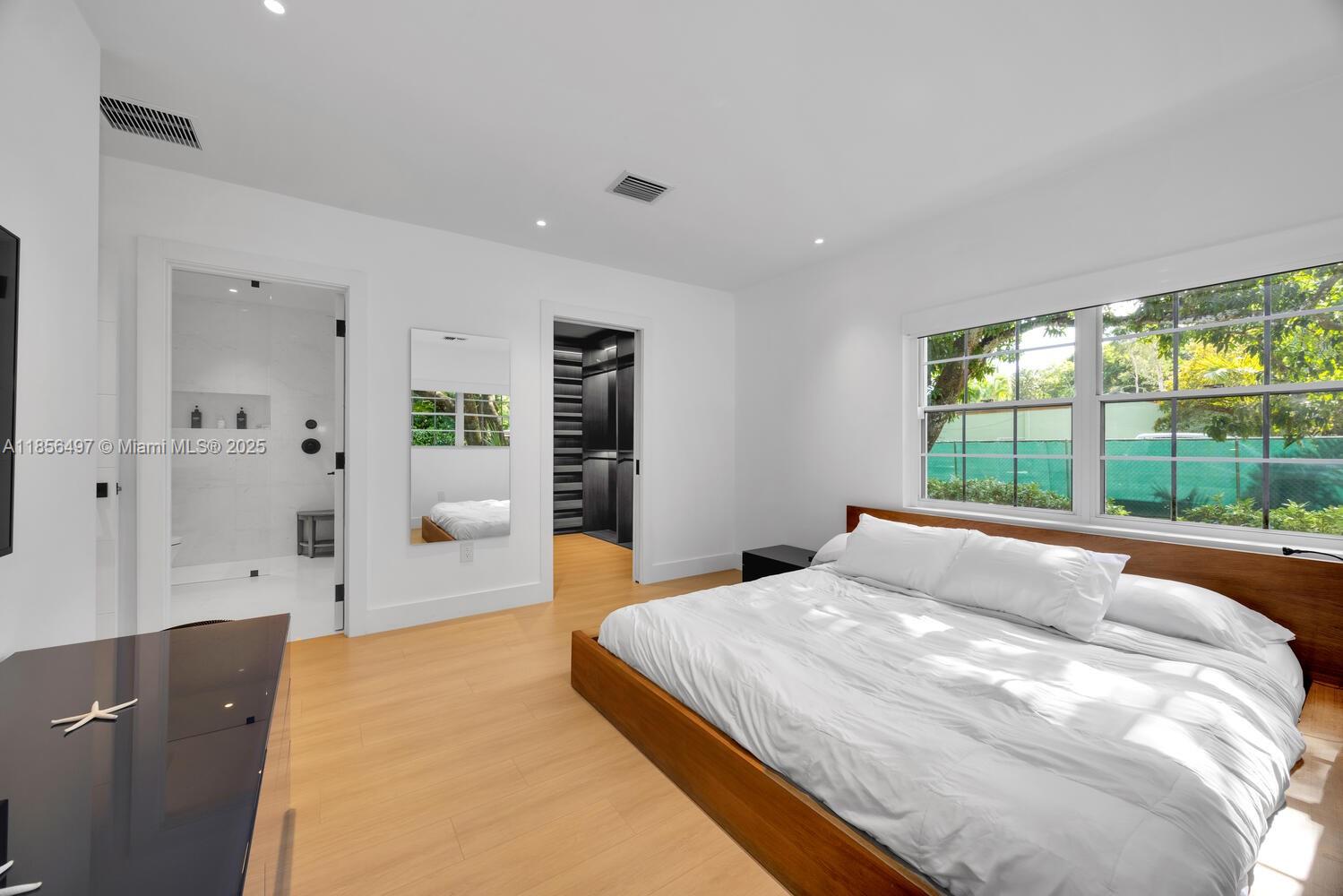 CAROLE HELMS MANOR - Residential Lease