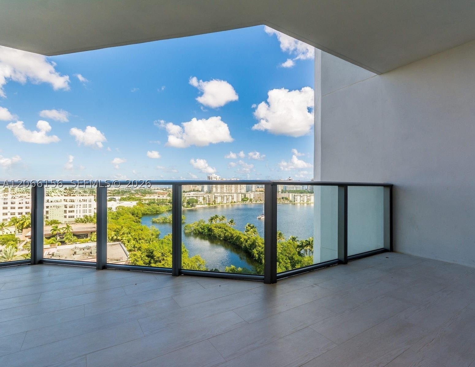 17301 Biscayne Blvd 1004