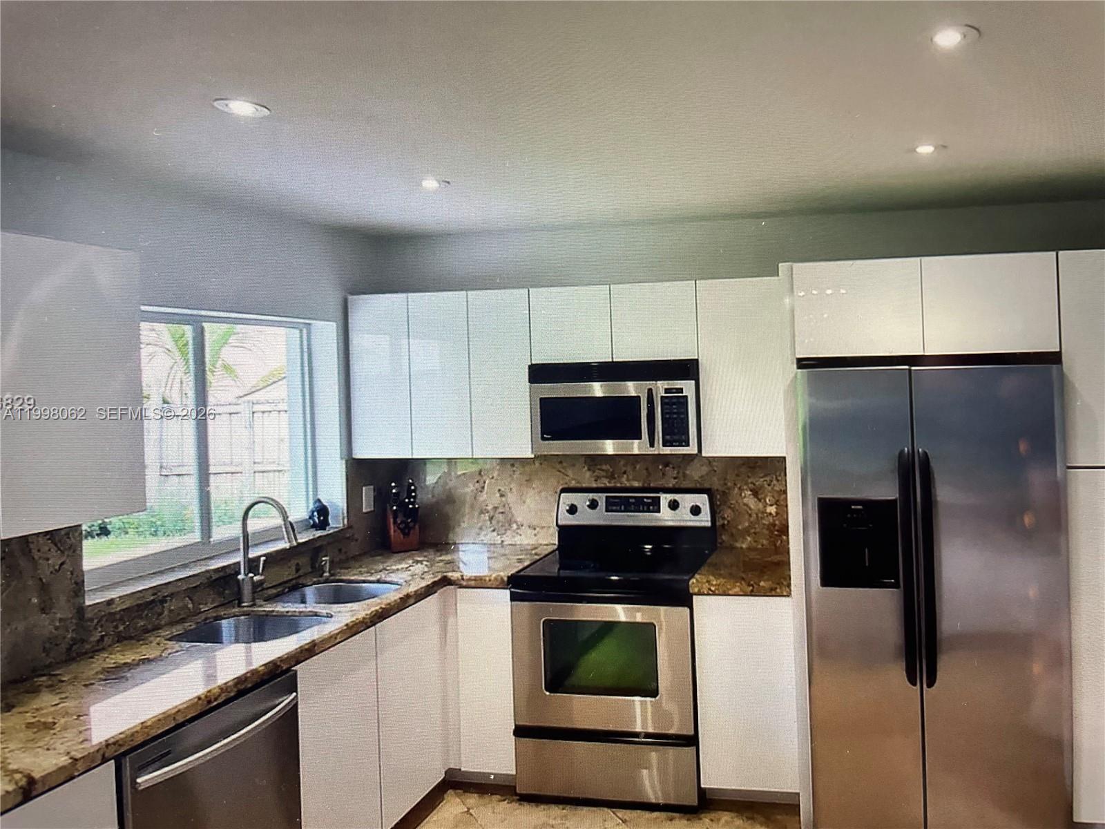 KENDALE SOUTH SEC 3 PART - Residential Lease