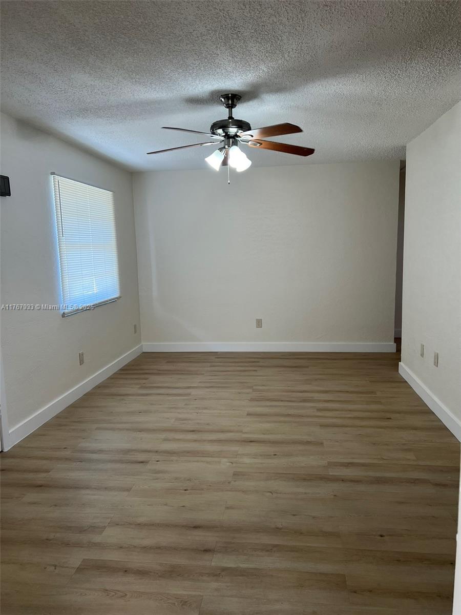 9350 SW 42nd Ter