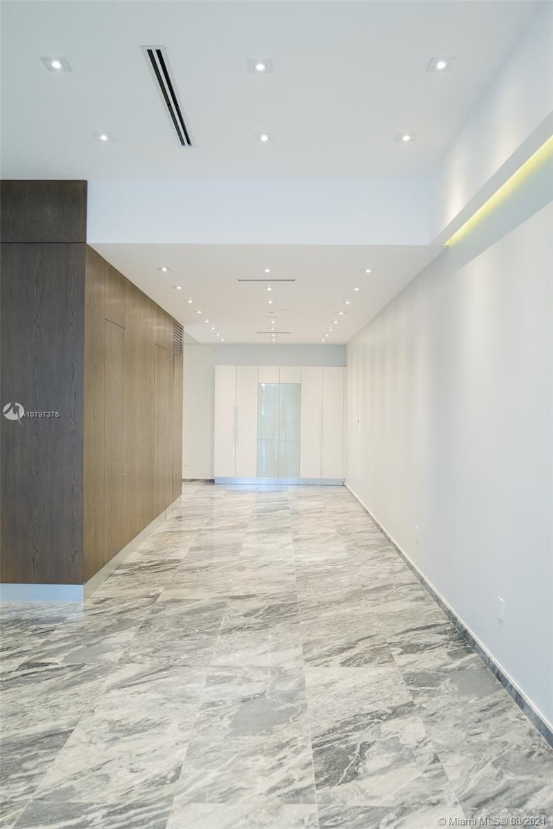 THE COURTYARDS AT THE POI - Residential