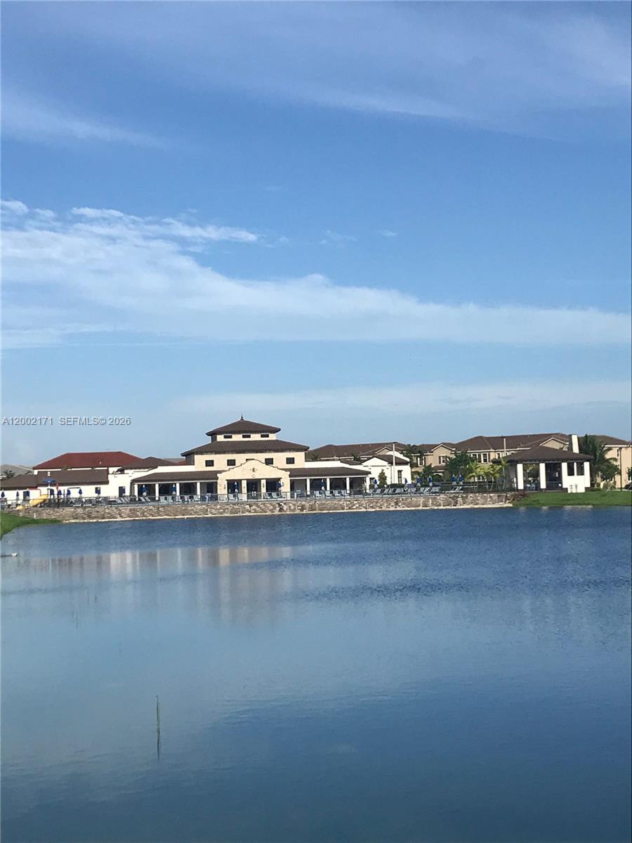 KENDALL COMMONS TOWNHOMES - Residential Lease