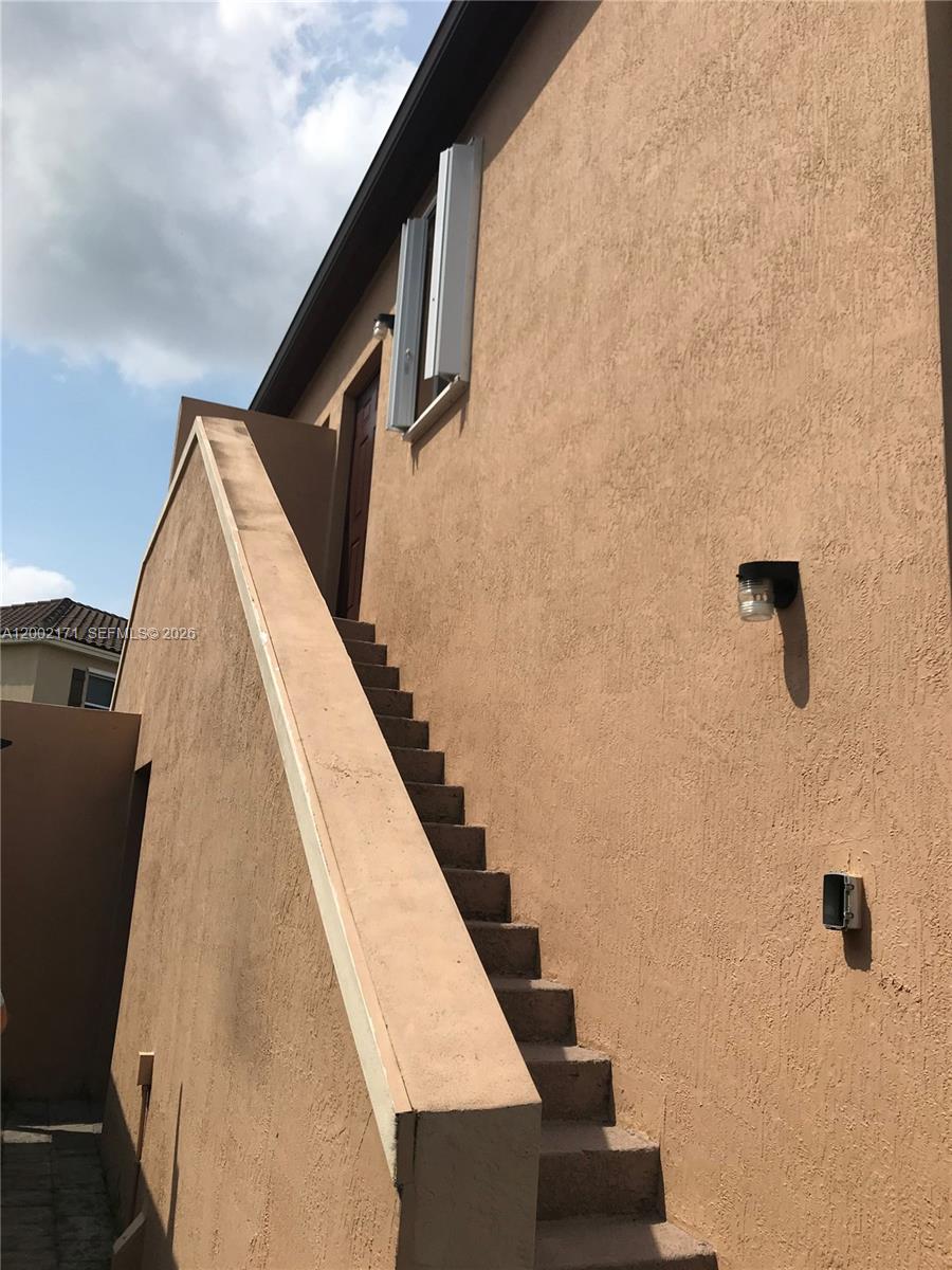 KENDALL COMMONS TOWNHOMES - Residential Lease