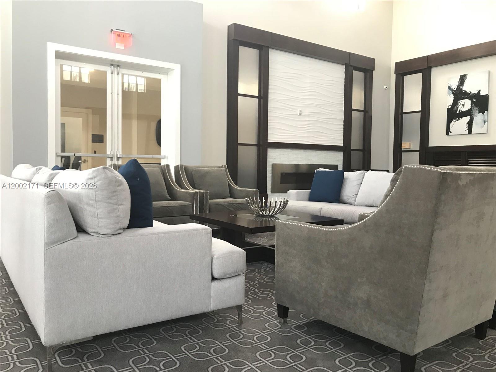 KENDALL COMMONS TOWNHOMES - Residential Lease