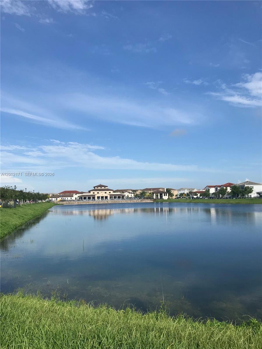 KENDALL COMMONS TOWNHOMES - Residential Lease