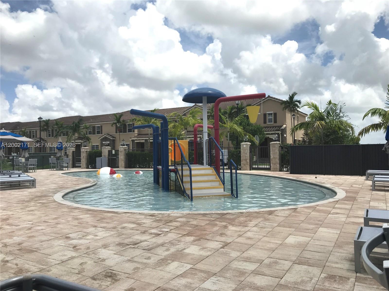 KENDALL COMMONS TOWNHOMES - Residential Lease